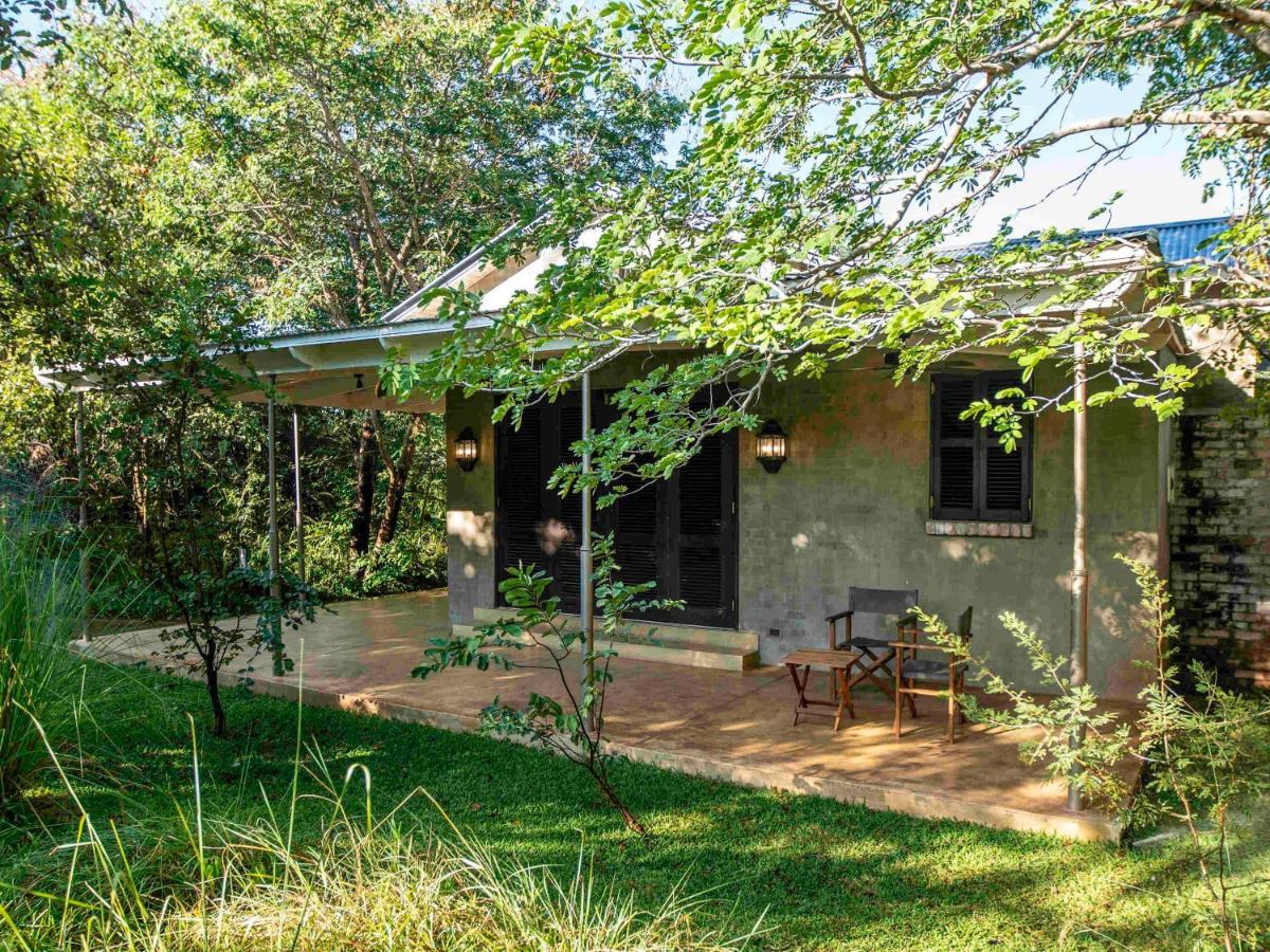 Mbano Manor Hotel Victoria Falls Exterior foto